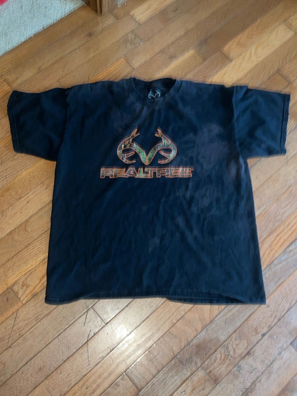Realtree Tee Sz XL Distressed With Camo Antlers Men’s Sz XL Black Short Sleeve